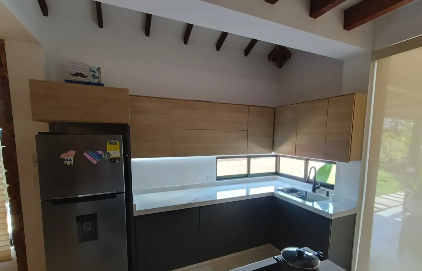 Mueble terminado e instalado